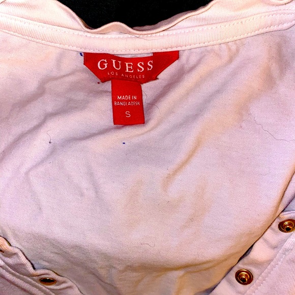 Women’s Guess V-Neck Tee With Gold Buttons - Picture 2 of 2